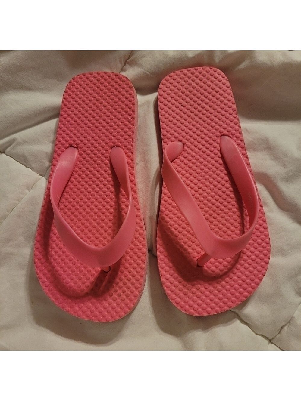 Target Girls Flip Flops - Picture 2 of 5